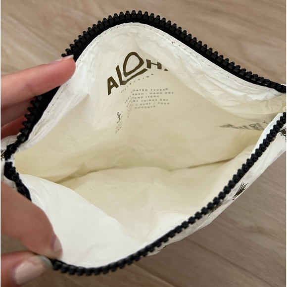 ALOHA Collection pouch - Picture 2 of 2